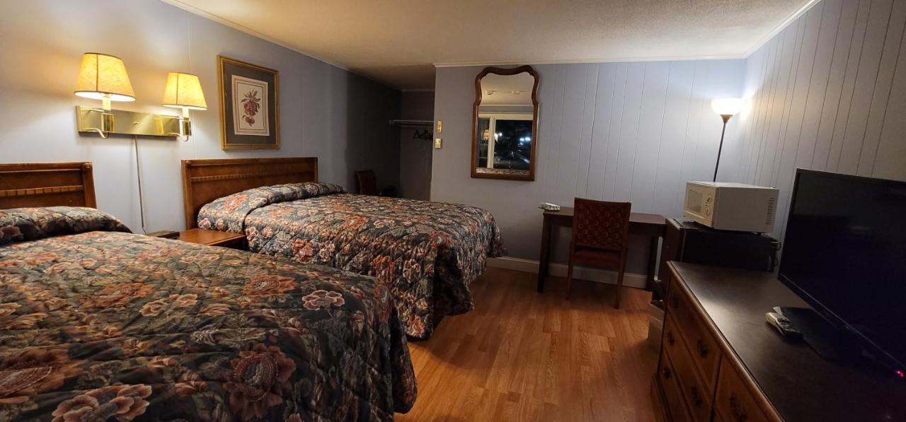 The Tallwood Motel Wells Bagian luar foto
