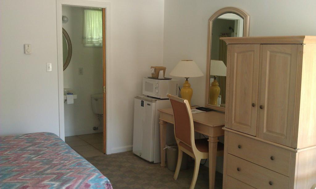 The Tallwood Motel Wells Ruang foto