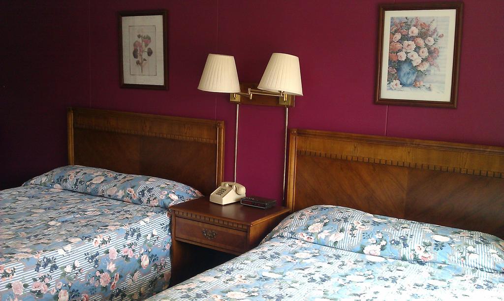 The Tallwood Motel Wells Ruang foto