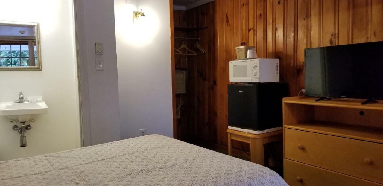 The Tallwood Motel Wells Bagian luar foto