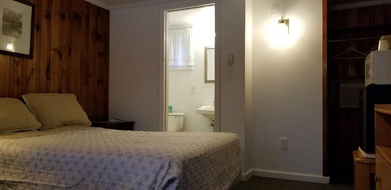 The Tallwood Motel Wells Bagian luar foto